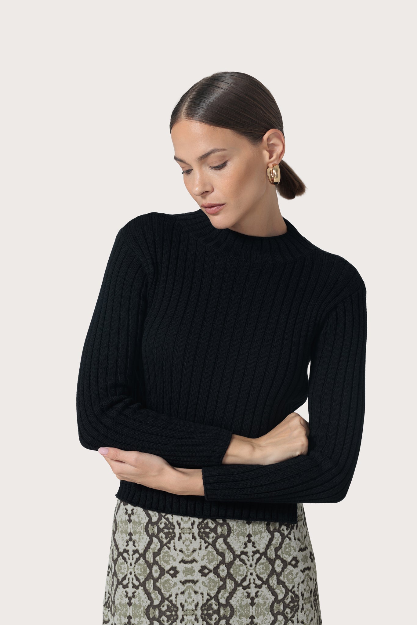 Cropped Sweater - Black
