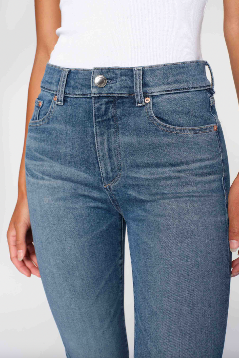 Mara Straight Mid Rise Instasculpt Ankle Jeans