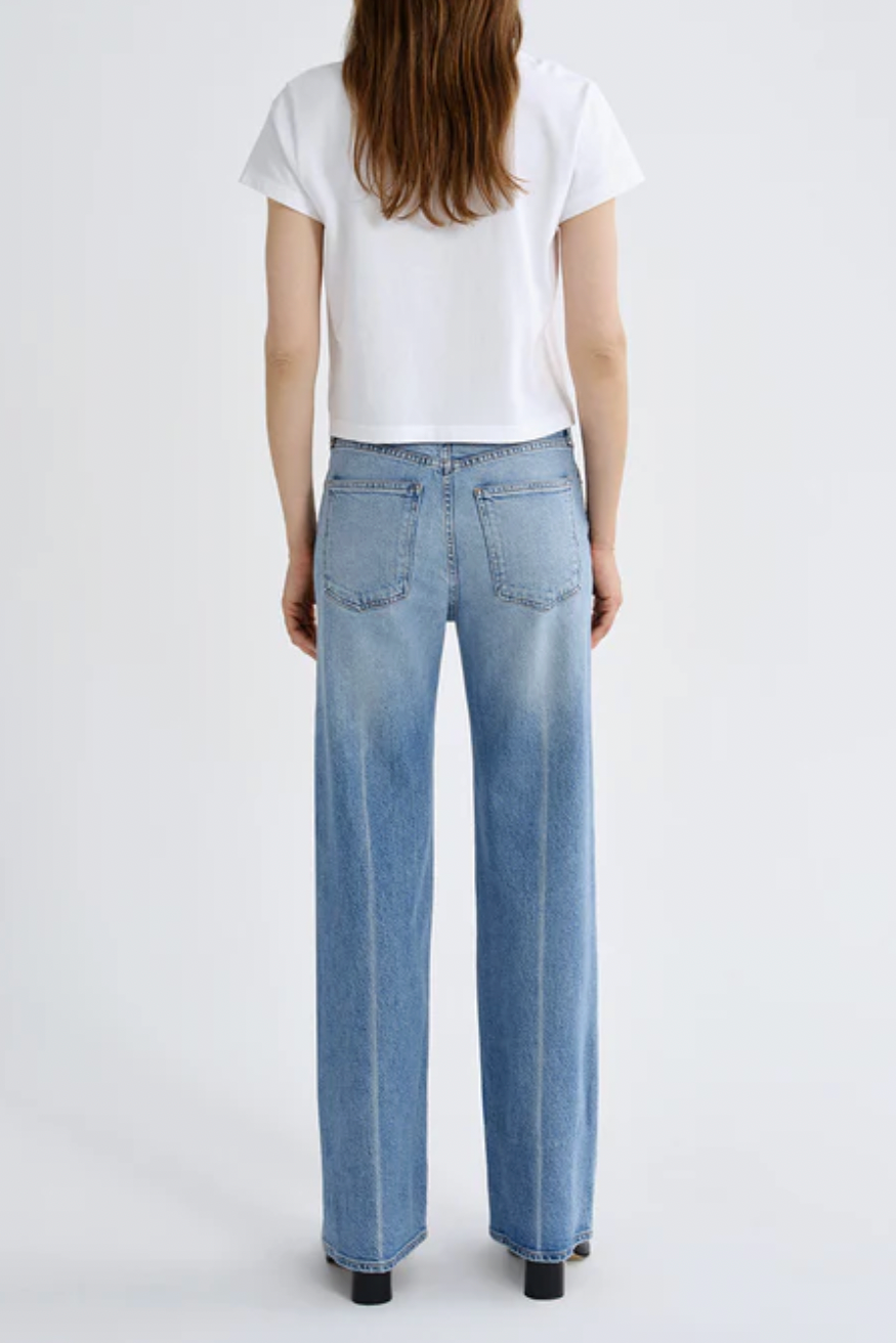 Harper Straight Jean (Weightless Stretch)
