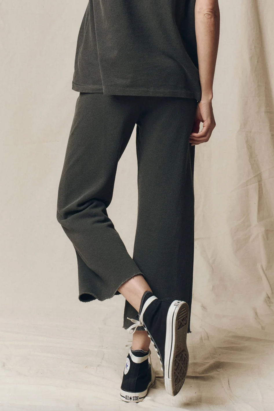The Wide Cropped Sweatpant