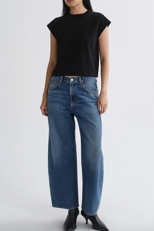 Low Curve Crop Jean (Weightless)
